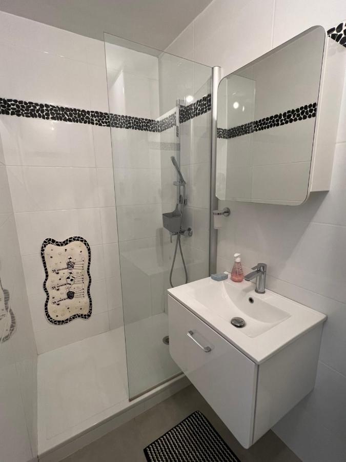 Les Pieds Dans Le Sable Appartement Vue Mer 1 Chambre 1 Cabine Ле-Гро-дю-Руа Экстерьер фото
